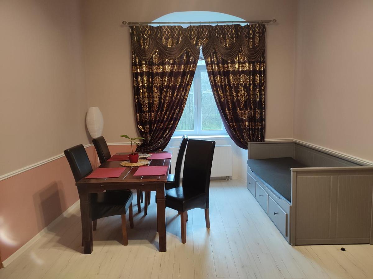 Zamecky Apartman - Castle Apartment Стршибро Экстерьер фото